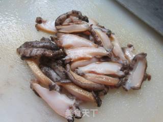 鲍鱼炒芹菜的做法步骤：3
