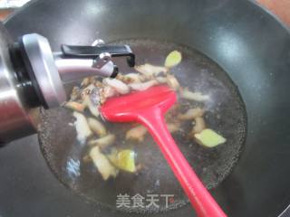 鲍鱼炒芹菜的做法步骤：5