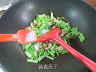 鲍鱼炒芹菜的做法步骤：10
