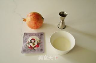 海盐红石榴茶的做法步骤：1