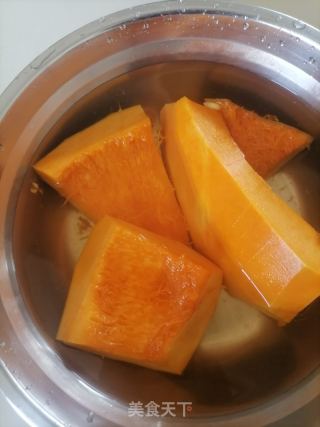 南瓜饼的做法步骤：1