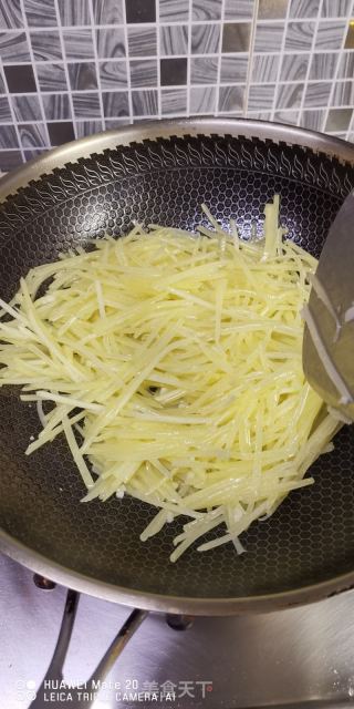 清炒土豆丝的做法步骤：6