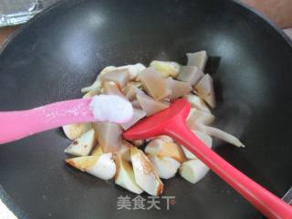 魔芋块烧茭白的做法步骤：8
