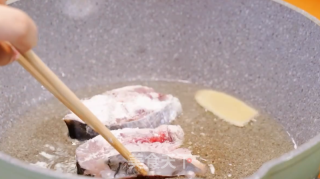 香煎马鲛鱼的做法步骤：5