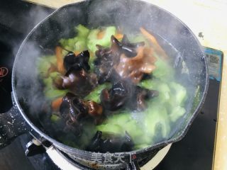 清炒苦瓜的做法步骤：4