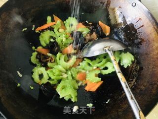 清炒苦瓜的做法步骤：10