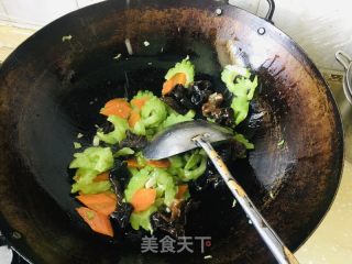 清炒苦瓜的做法步骤：12