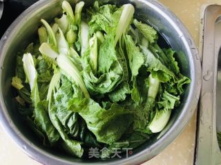 油渣炒小白菜的做法步骤：2