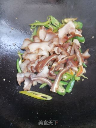 回锅猪耳的做法步骤：3