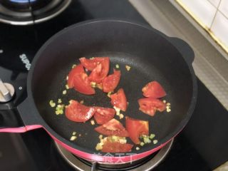 西兰花番茄炒蛋的做法步骤：3