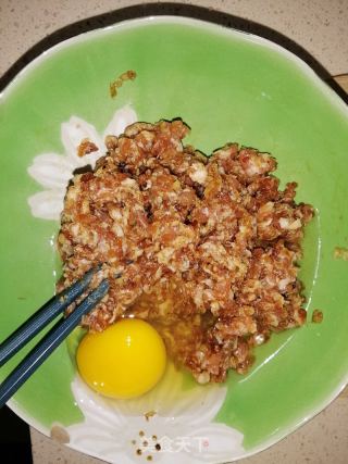 汆丸子的做法步骤：3
