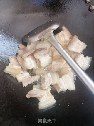 回锅肉的做法步骤：4