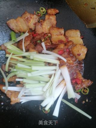 回锅肉的做法步骤：7