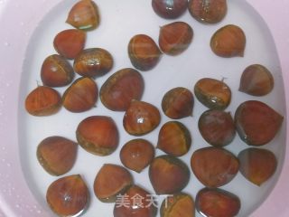 超简单的蜂蜜烤栗子的做法步骤：1
