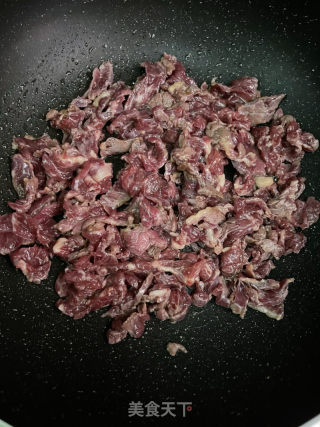 鹿茸菇炒牛肉的做法步骤：6