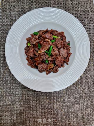 鹿茸菇炒牛肉的做法步骤：11