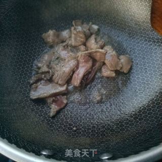 肉片炒白芹菜的做法步骤：7