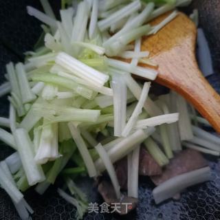 肉片炒白芹菜的做法步骤：9