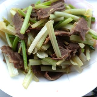肉片炒白芹菜的做法步骤：12