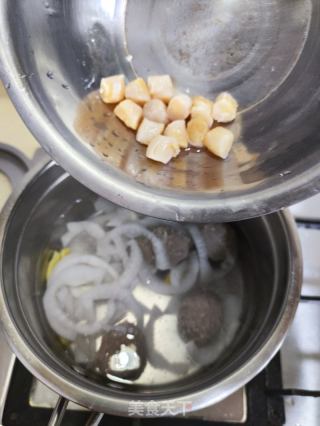 瑶柱萝卜牛肉丸汤的做法步骤：4