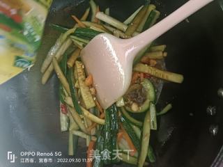 炒黄瓜条的做法步骤：6