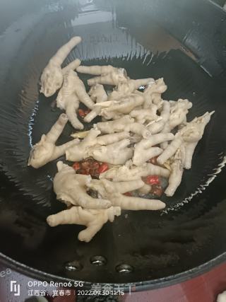 黄豆焖鸡爪的做法步骤：6