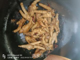 黄豆焖鸡爪的做法步骤：7
