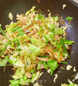 包菜炒粉条的做法步骤：7