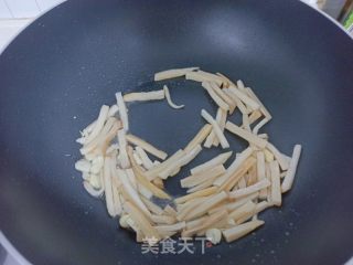 彩椒炒杏鲍菇的做法步骤：6