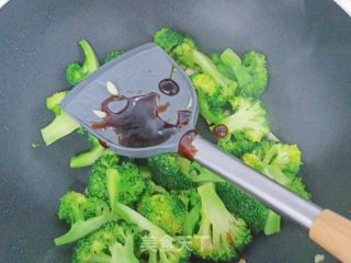 蒜蓉西蓝花的做法步骤：5