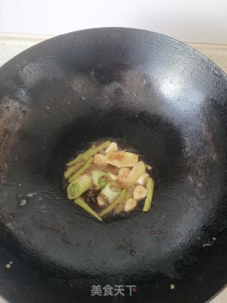 红烧带鱼的做法步骤：4