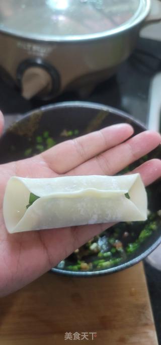 韭菜鲜肉锅贴的做法步骤：5