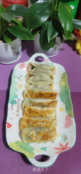 韭菜鲜肉锅贴的做法步骤：11