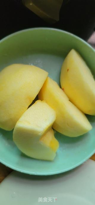 海底椰苹果炖瘦肉汤的做法步骤：4