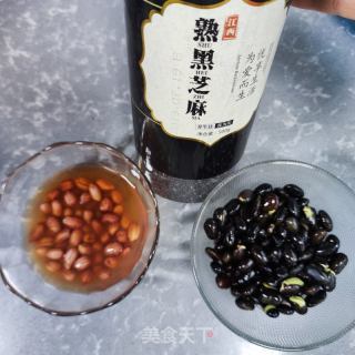 花生黑豆豆浆的做法步骤：1