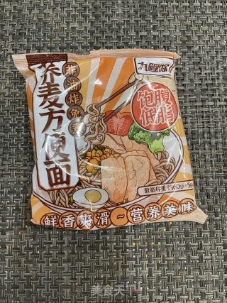 番茄鸡排荞麦面的做法步骤：1