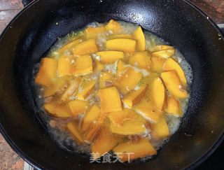 家常炒南瓜的做法步骤：4