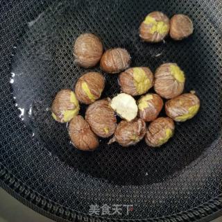 板栗烧肉的做法步骤：2
