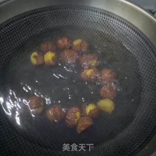 板栗烧肉的做法步骤：3