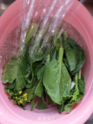爆炒油菜心的做法步骤：1