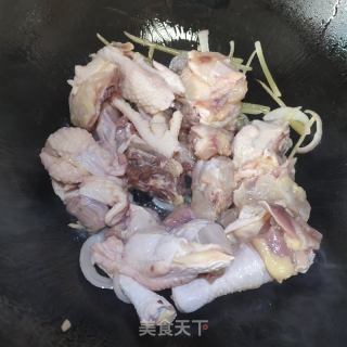 板栗焖鸡的做法步骤：6