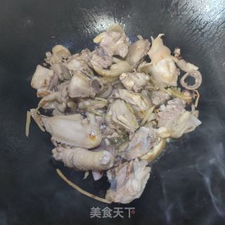板栗焖鸡的做法步骤：7