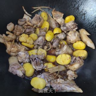 板栗焖鸡的做法步骤：9