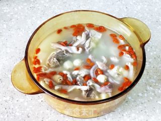 猪肚莲子鸡汤的做法