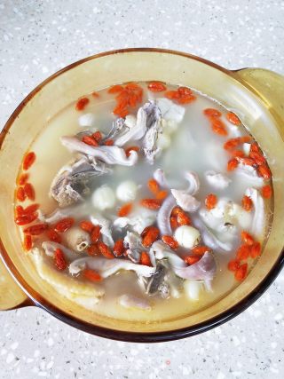 猪肚莲子鸡汤的做法步骤：20