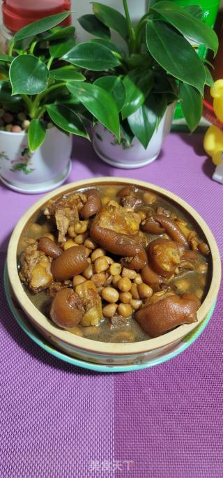 花生焖猪蹄的做法步骤：12