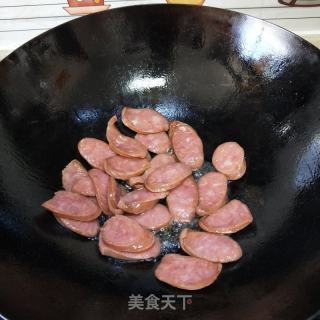 蒜苗鹅肉肠焖饭的做法步骤：3