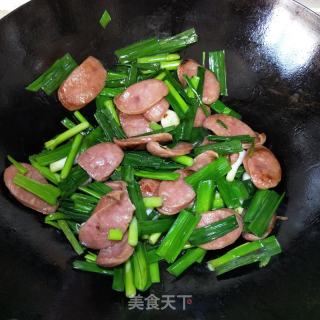 蒜苗鹅肉肠焖饭的做法步骤：5