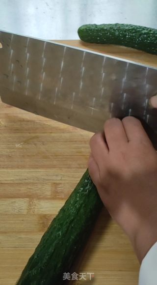 蓑衣黄瓜的做法步骤：1