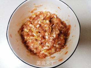 酿丝瓜的做法步骤：1